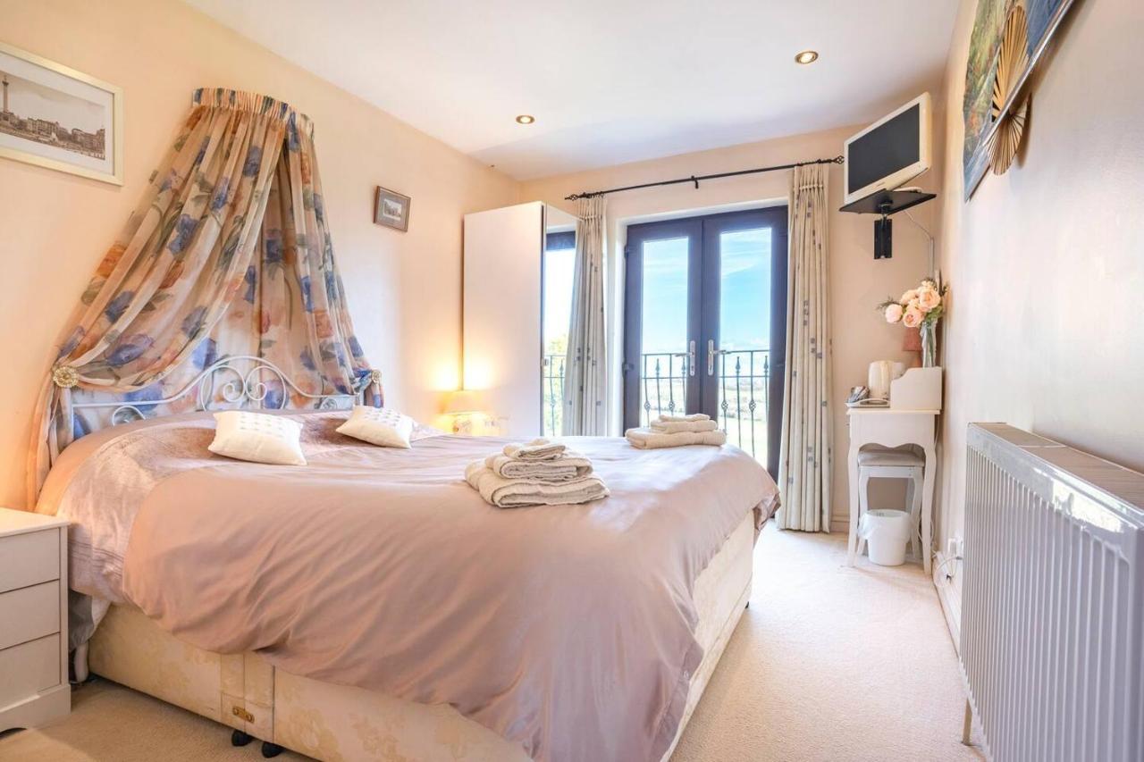 Willow Ridge - A Large Country House With 3 Rental Rooms Clutton Dış mekan fotoğraf