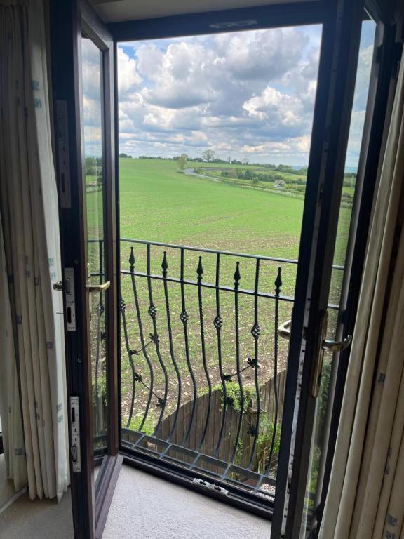 Willow Ridge - A Large Country House With 3 Rental Rooms Clutton Dış mekan fotoğraf