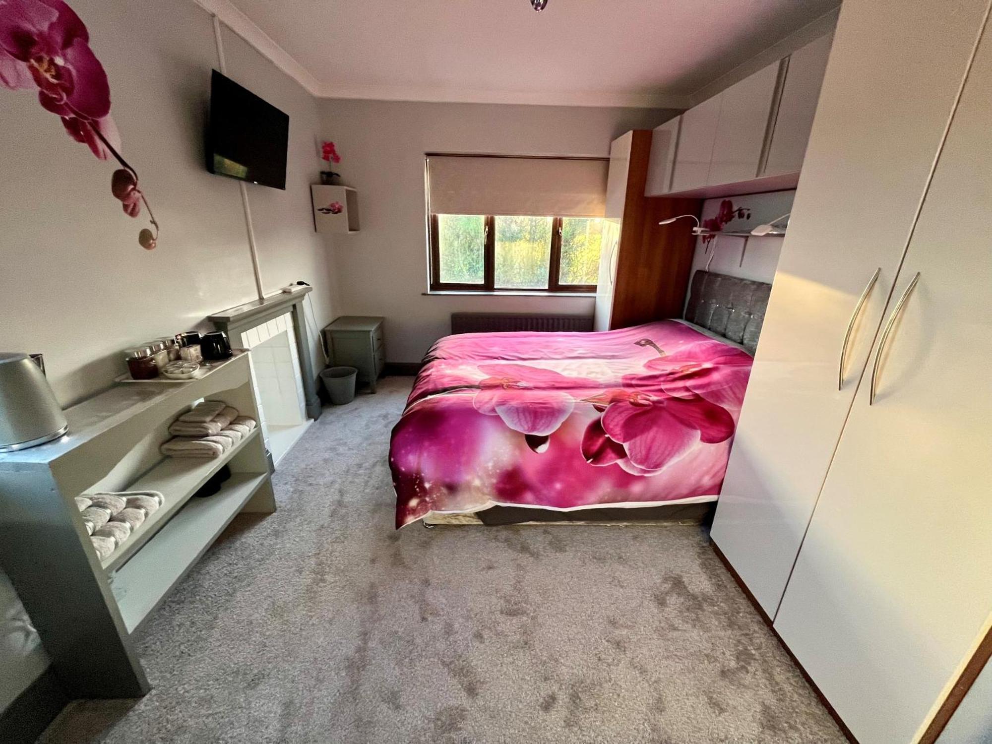 Willow Ridge - A Large Country House With 3 Rental Rooms Clutton Dış mekan fotoğraf