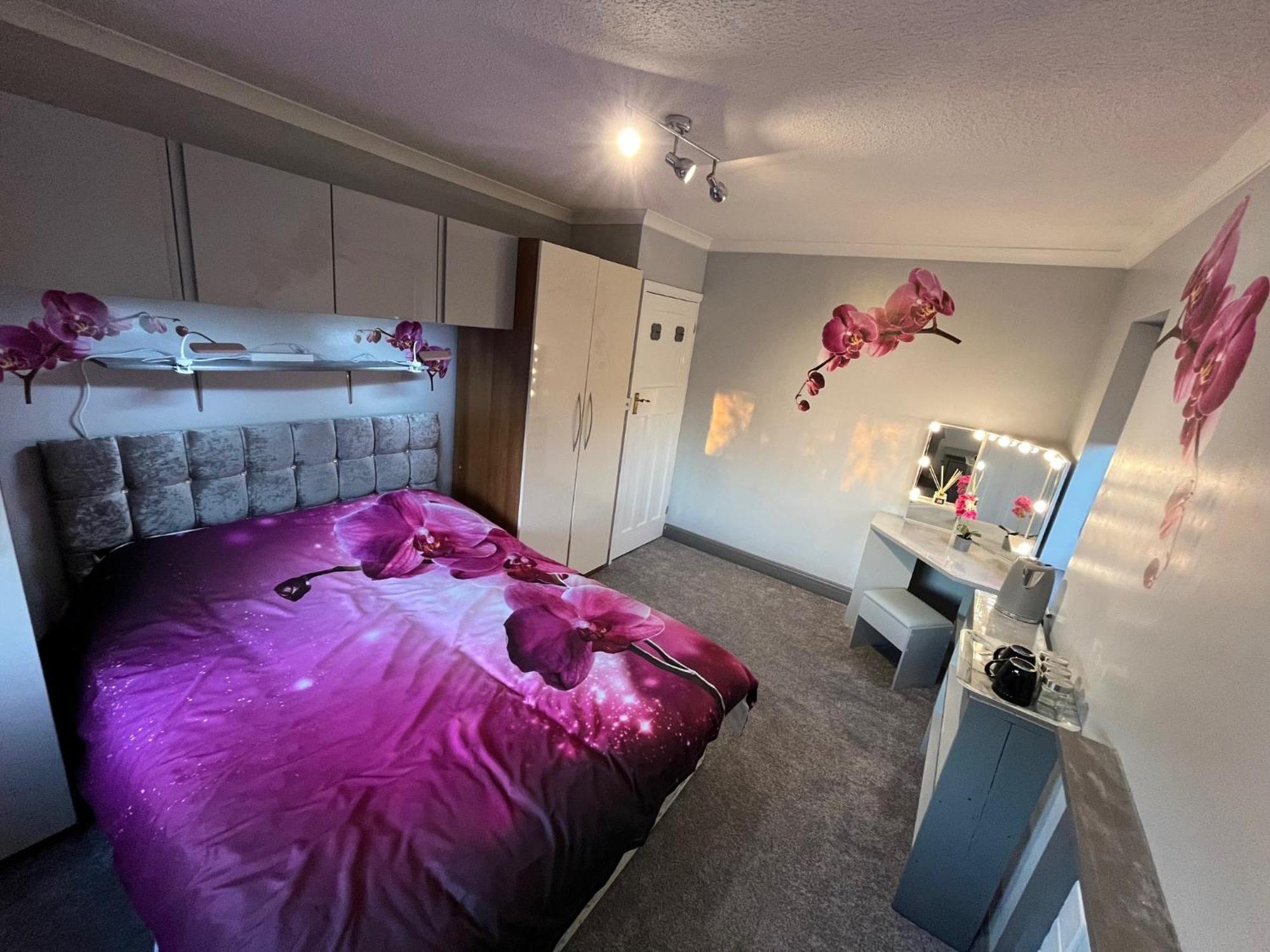 Willow Ridge - A Large Country House With 3 Rental Rooms Clutton Dış mekan fotoğraf