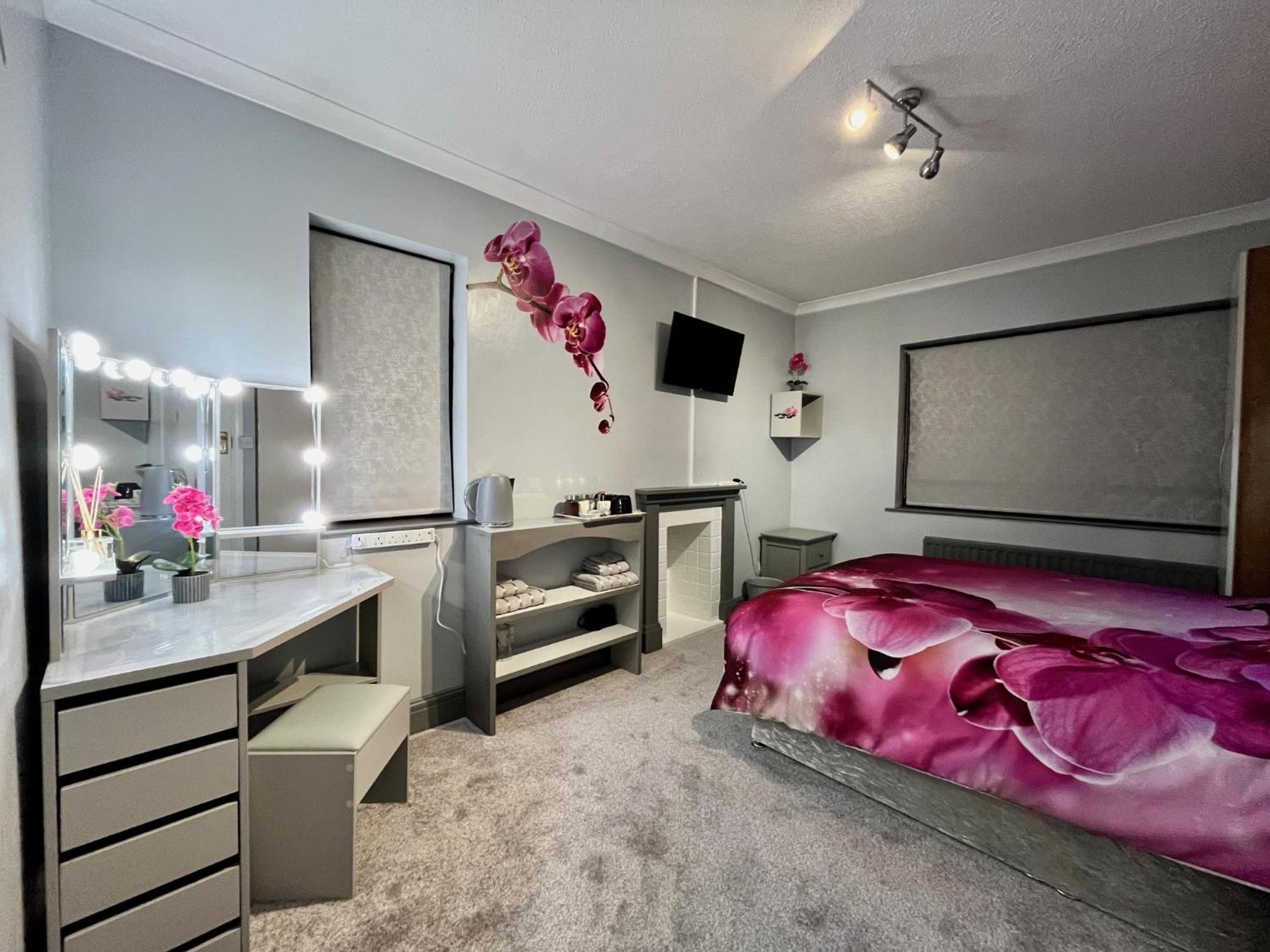 Willow Ridge - A Large Country House With 3 Rental Rooms Clutton Dış mekan fotoğraf