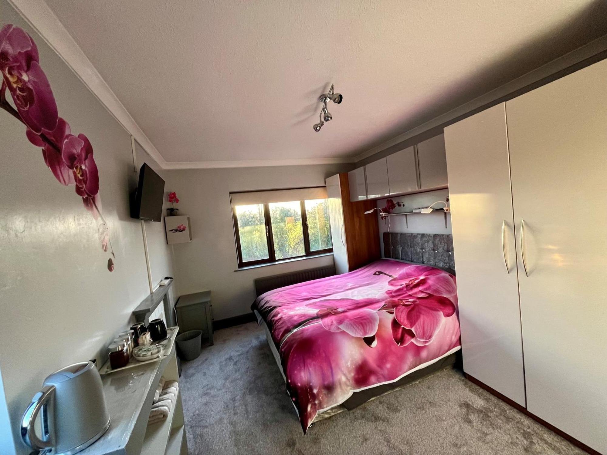 Willow Ridge - A Large Country House With 3 Rental Rooms Clutton Dış mekan fotoğraf